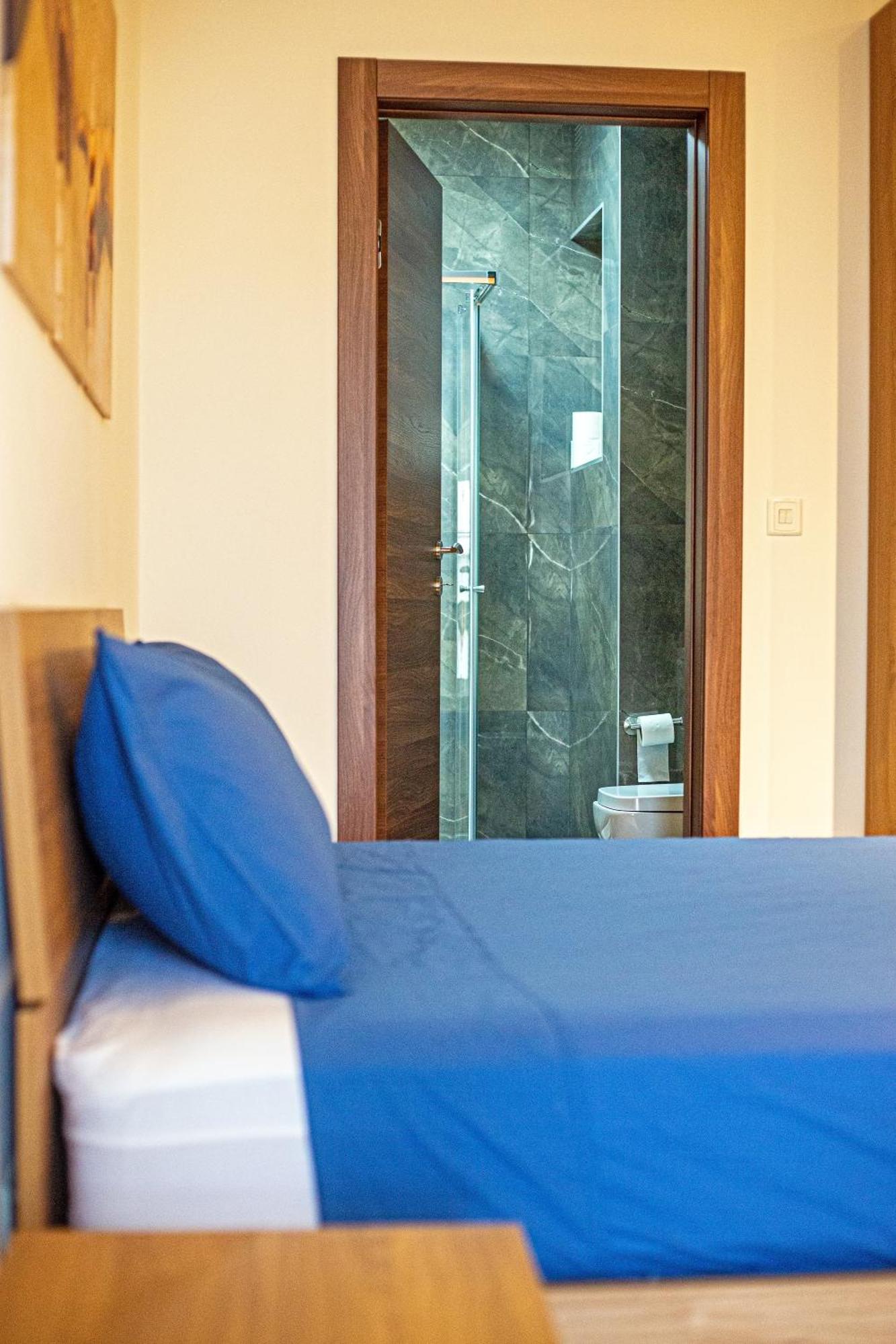 Qawra Two Bedroom New Apartment